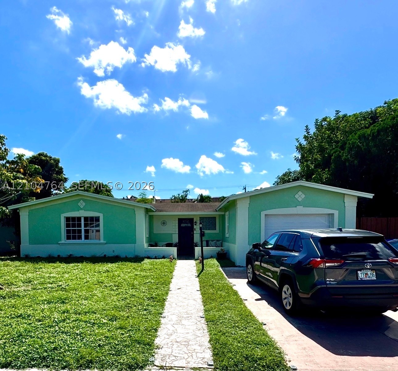 6472 SW 10th Ct — photo