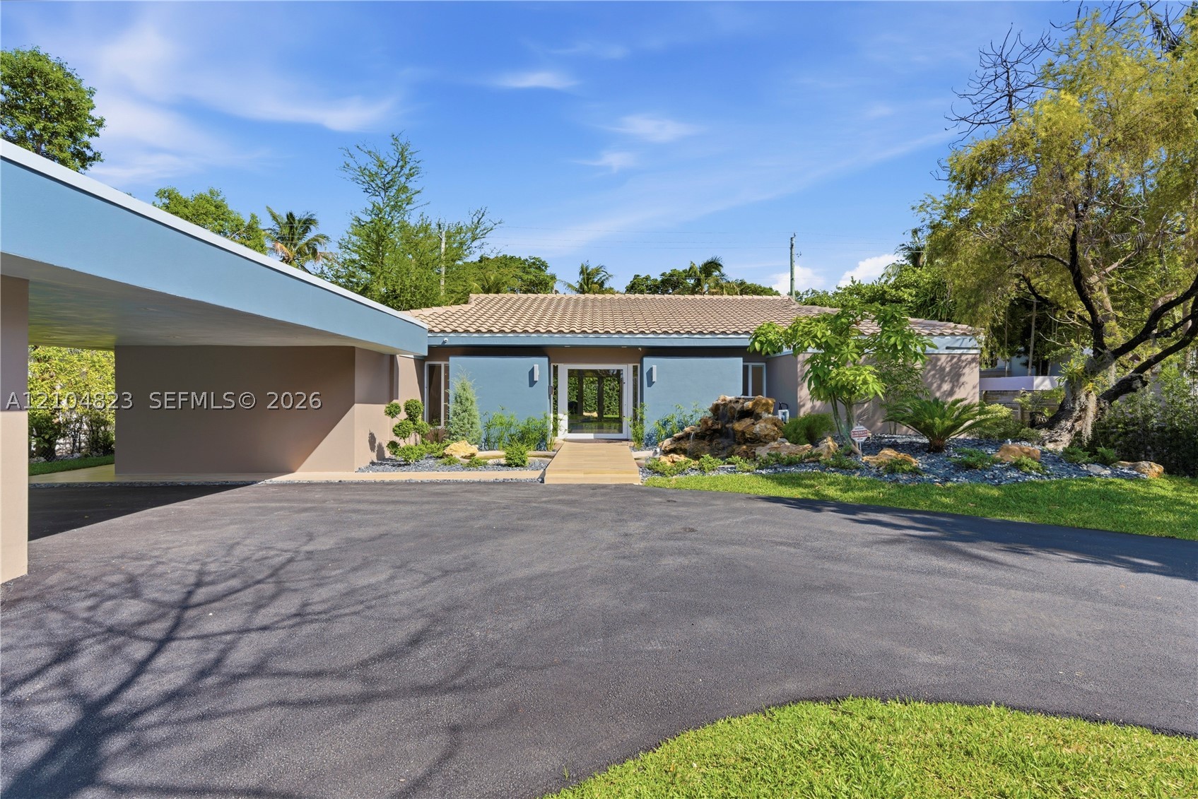 291 E Shore Dr E — photo