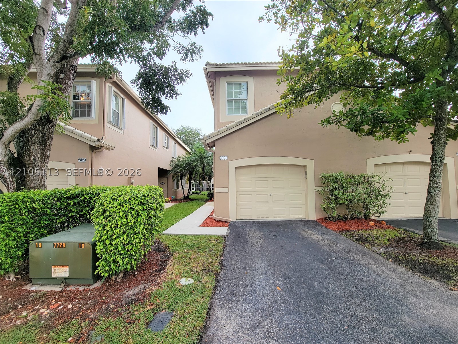 2020 Pompeii Ct — photo