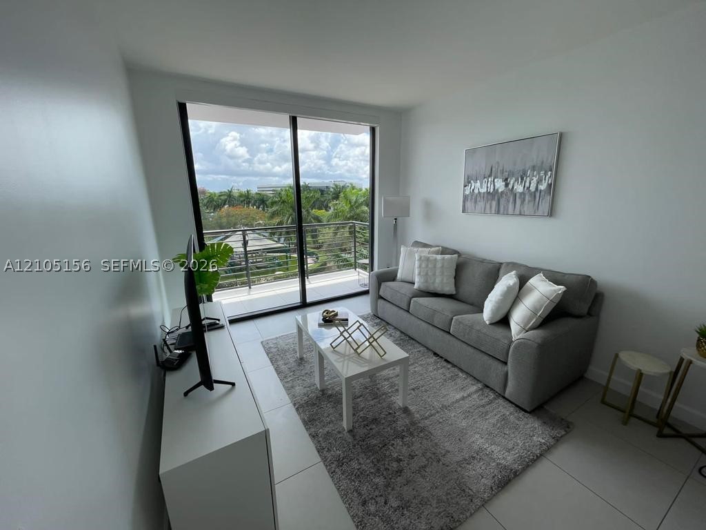 5350 NW 84th Ave Unit 303 — photo