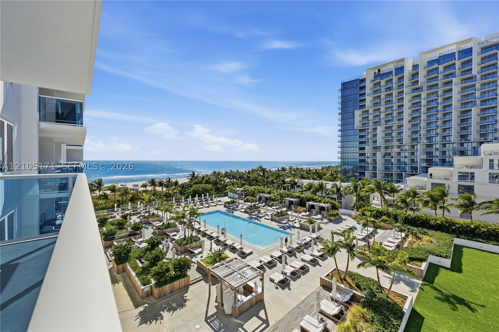 2301 Collins Ave Unit 606 — photo