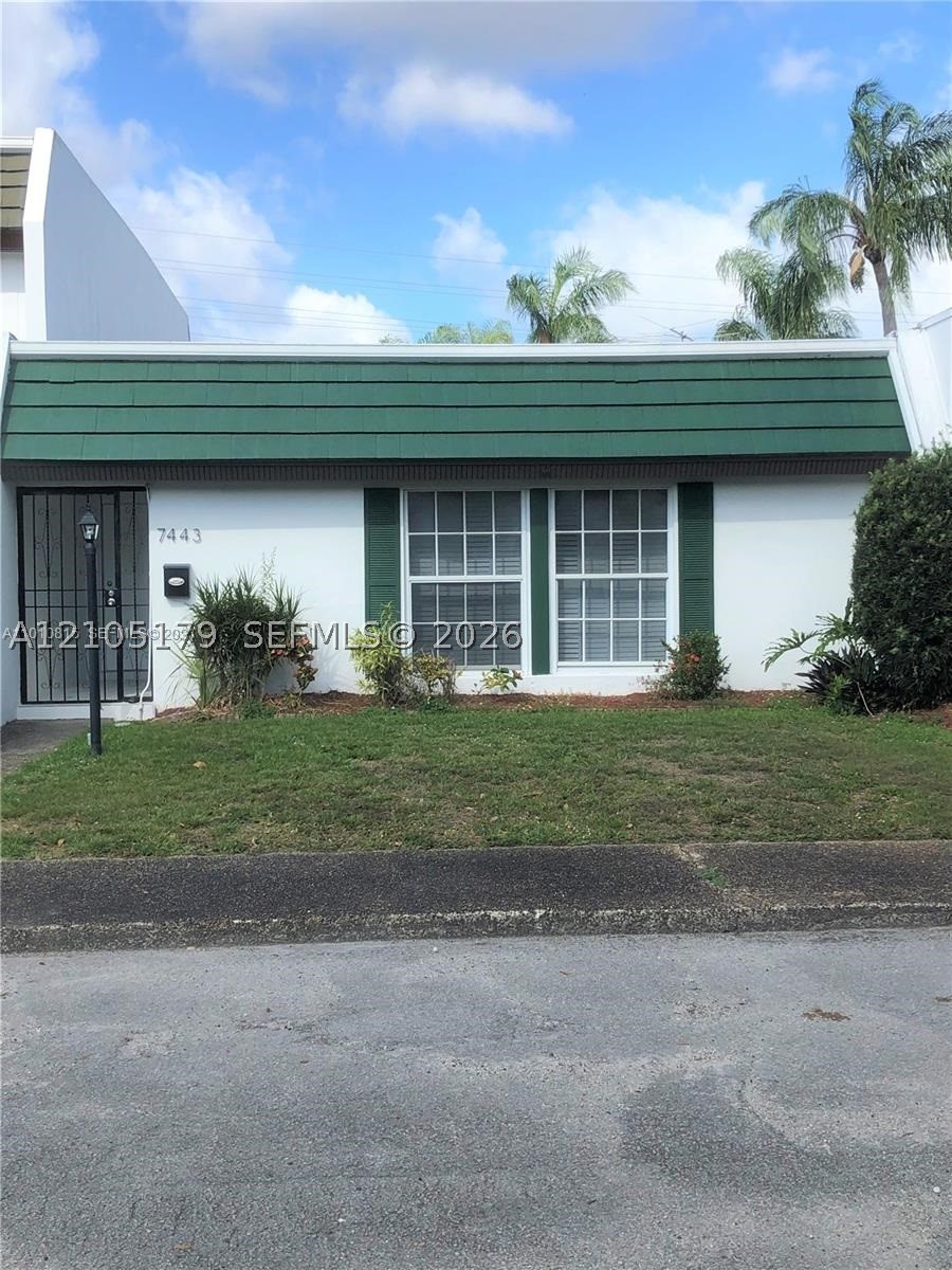 7443 Twin Sabal Dr — photo