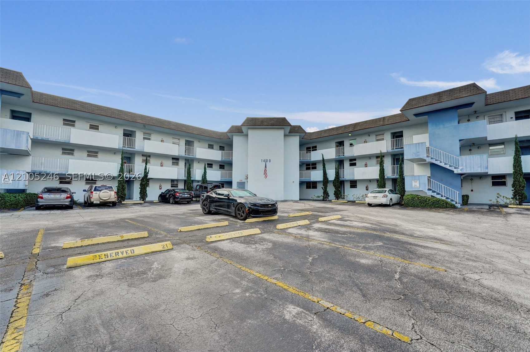 1400 Tallwood Ave Unit 207 — photo