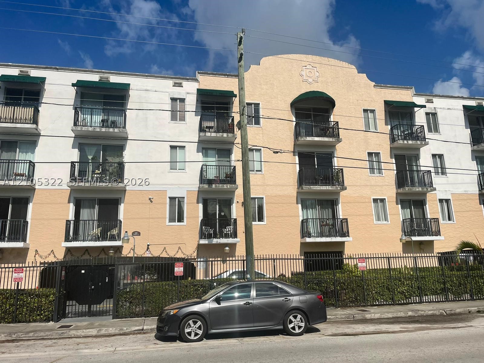 400 SW 2nd St Unit 307 — photo