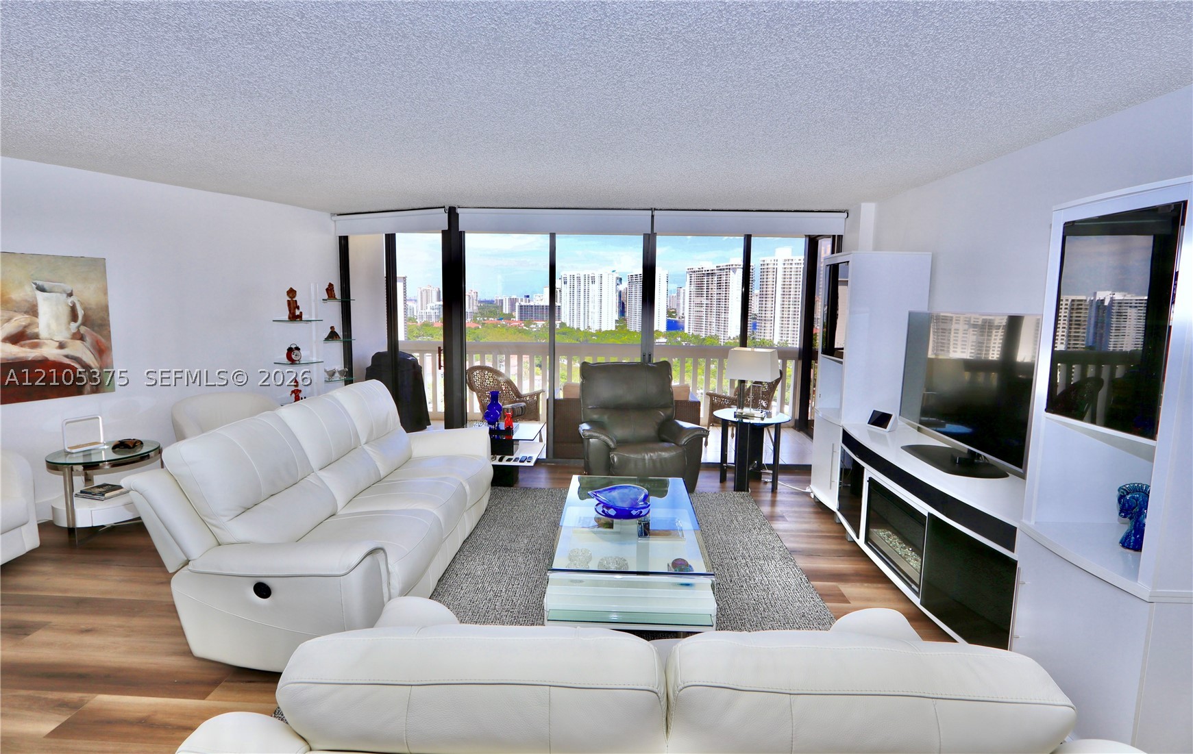 1000 Island Blvd Unit 2005 — photo