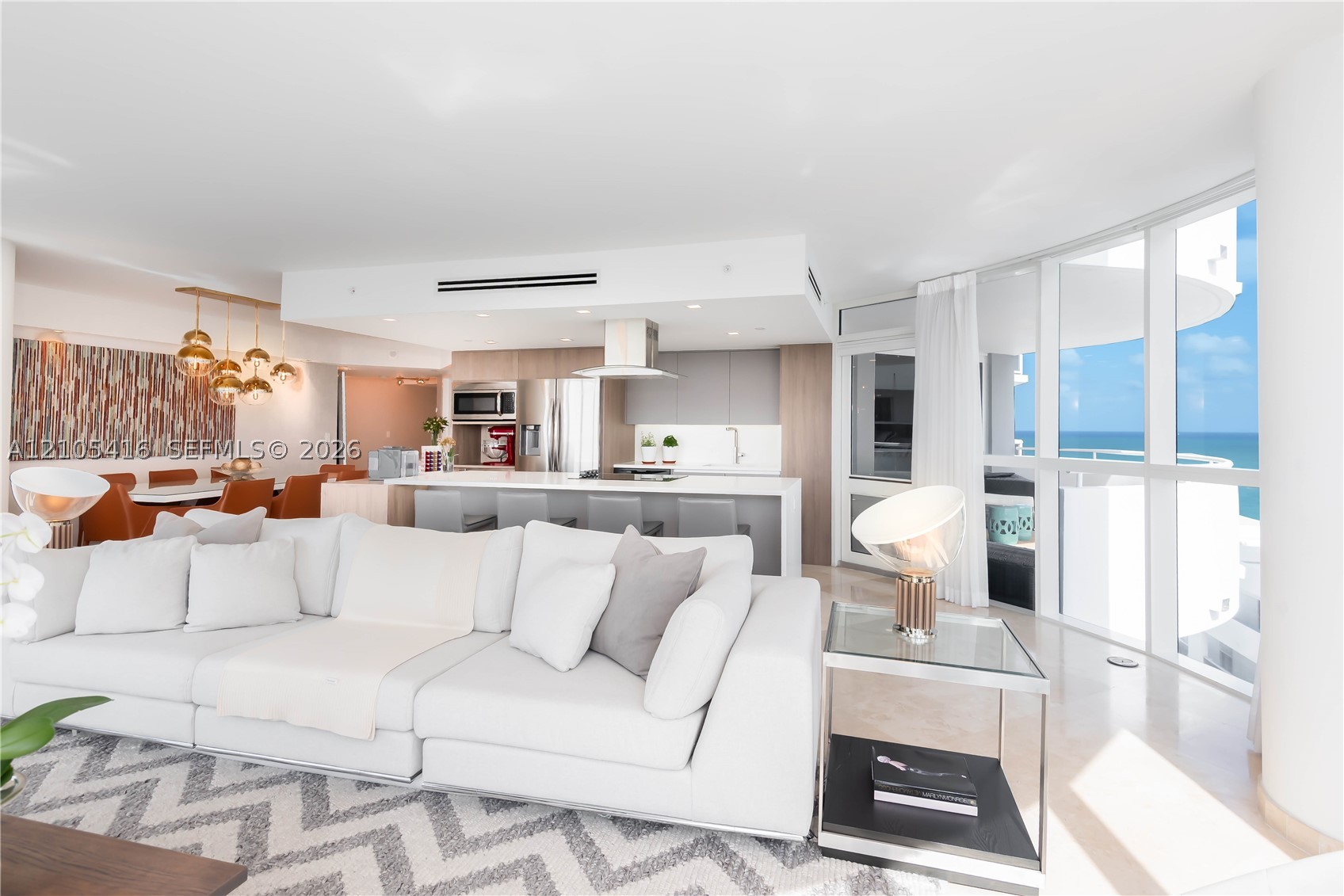 6301 Collins Ave Unit 1105 — photo