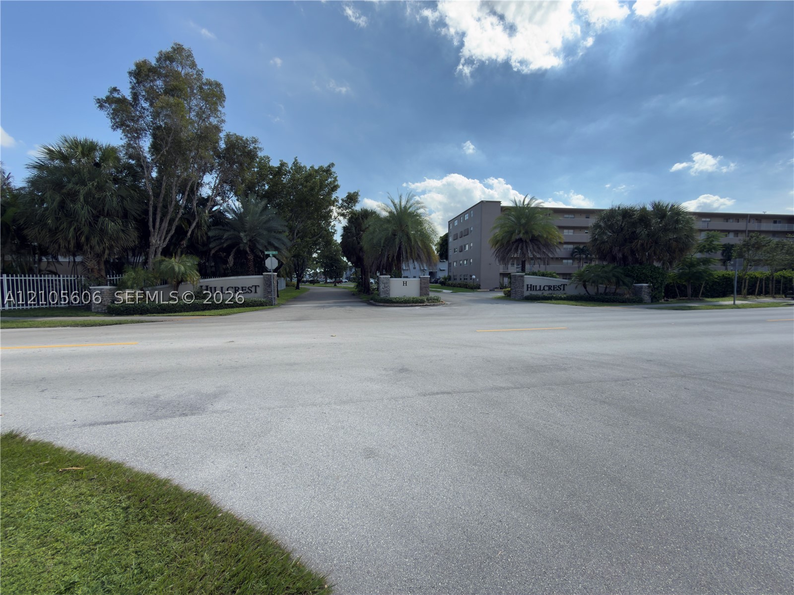 1201 Hillcrest Ct Unit 205 — photo