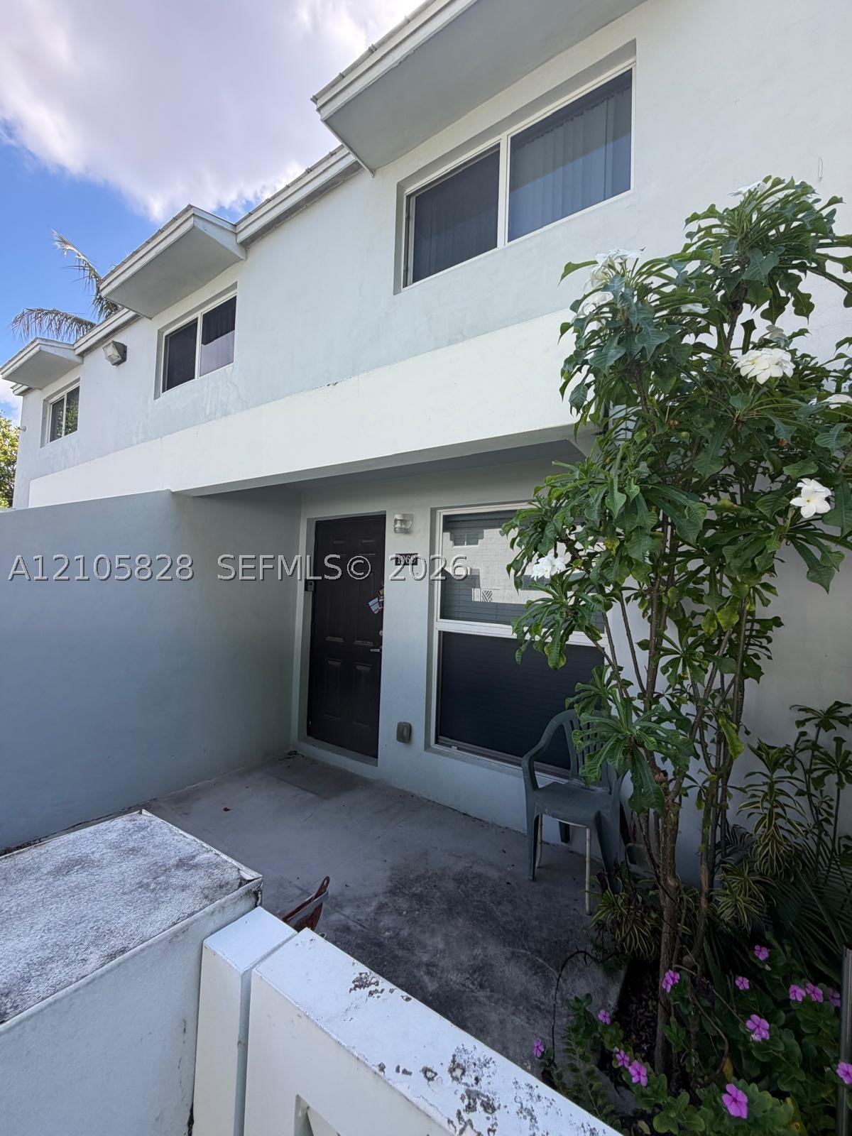 1969 NW 5th Pl Unit 433 — photo