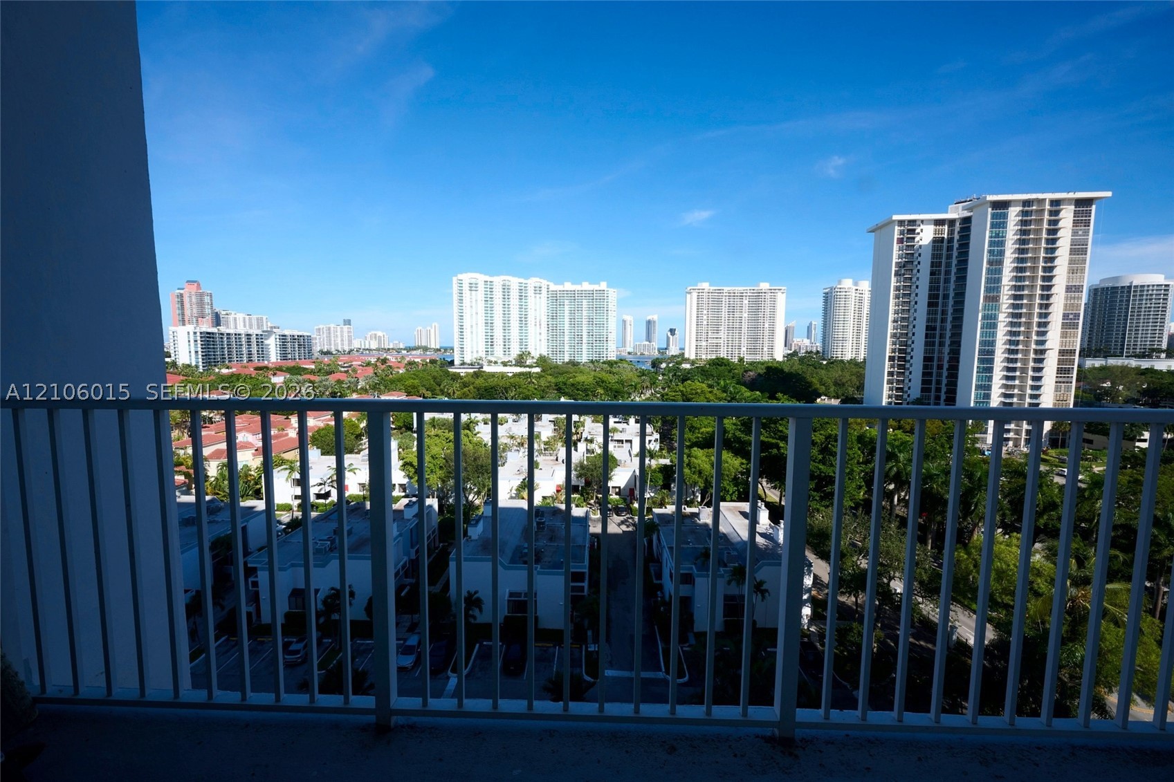 2851 NE 183rd St Unit 1109E — photo