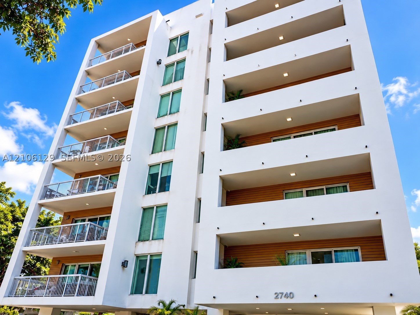 2740 SW 28th Ter Unit 307 — photo