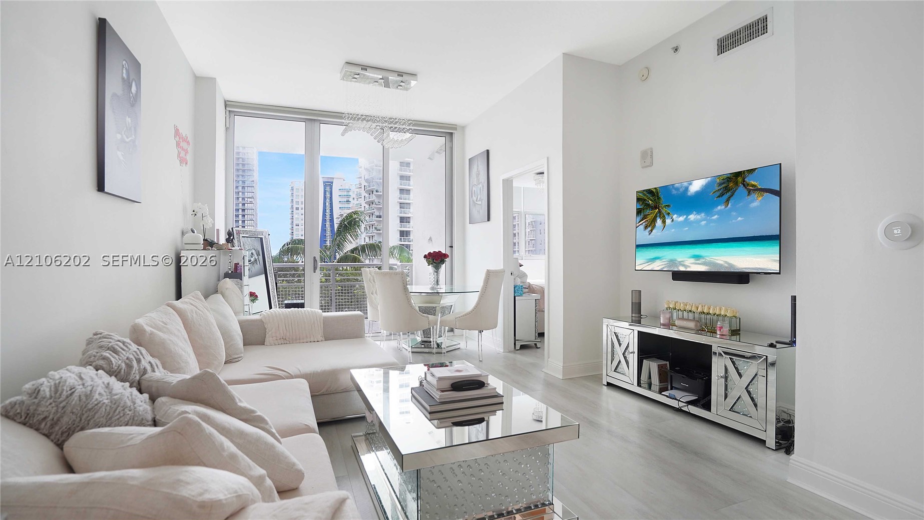 2200 NE 4th Ave Unit 608 — photo