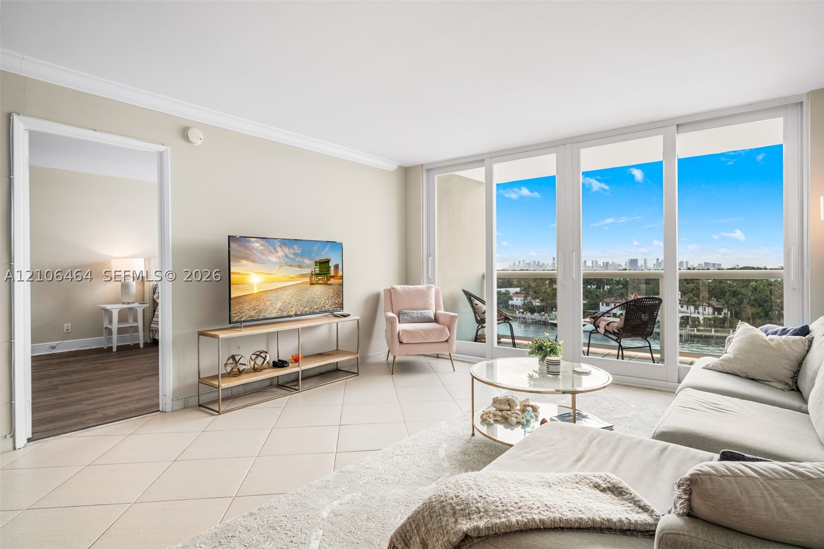 6770 Indian Creek Dr Unit 8E — photo