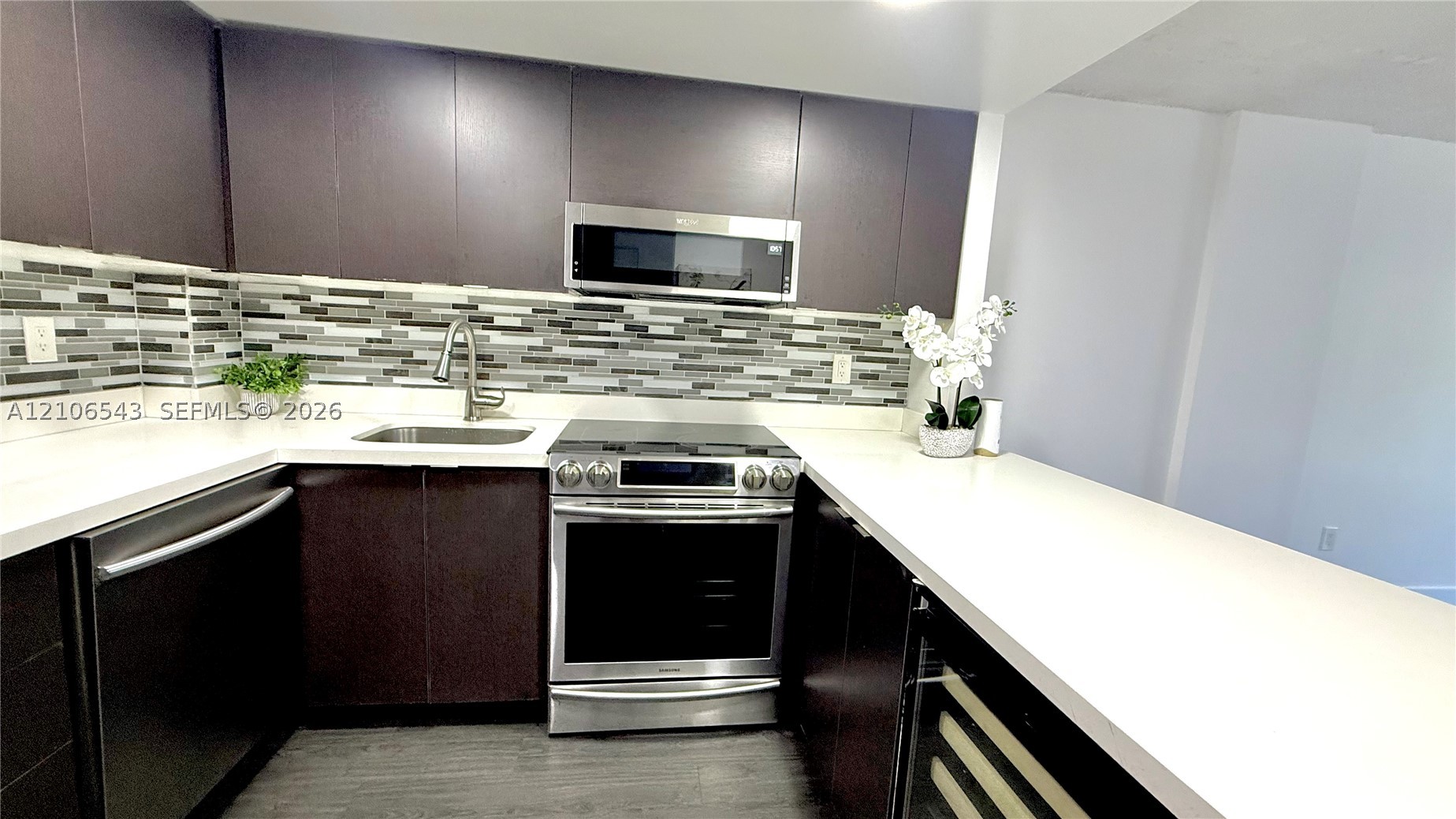 16950 W Dixie Hwy Unit 330 — photo