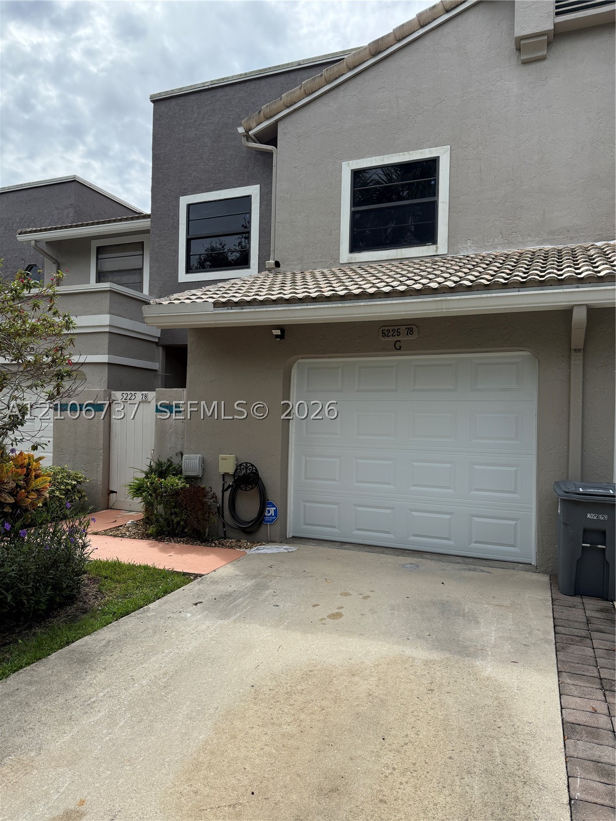 5225 Monterey Cir Unit G — photo