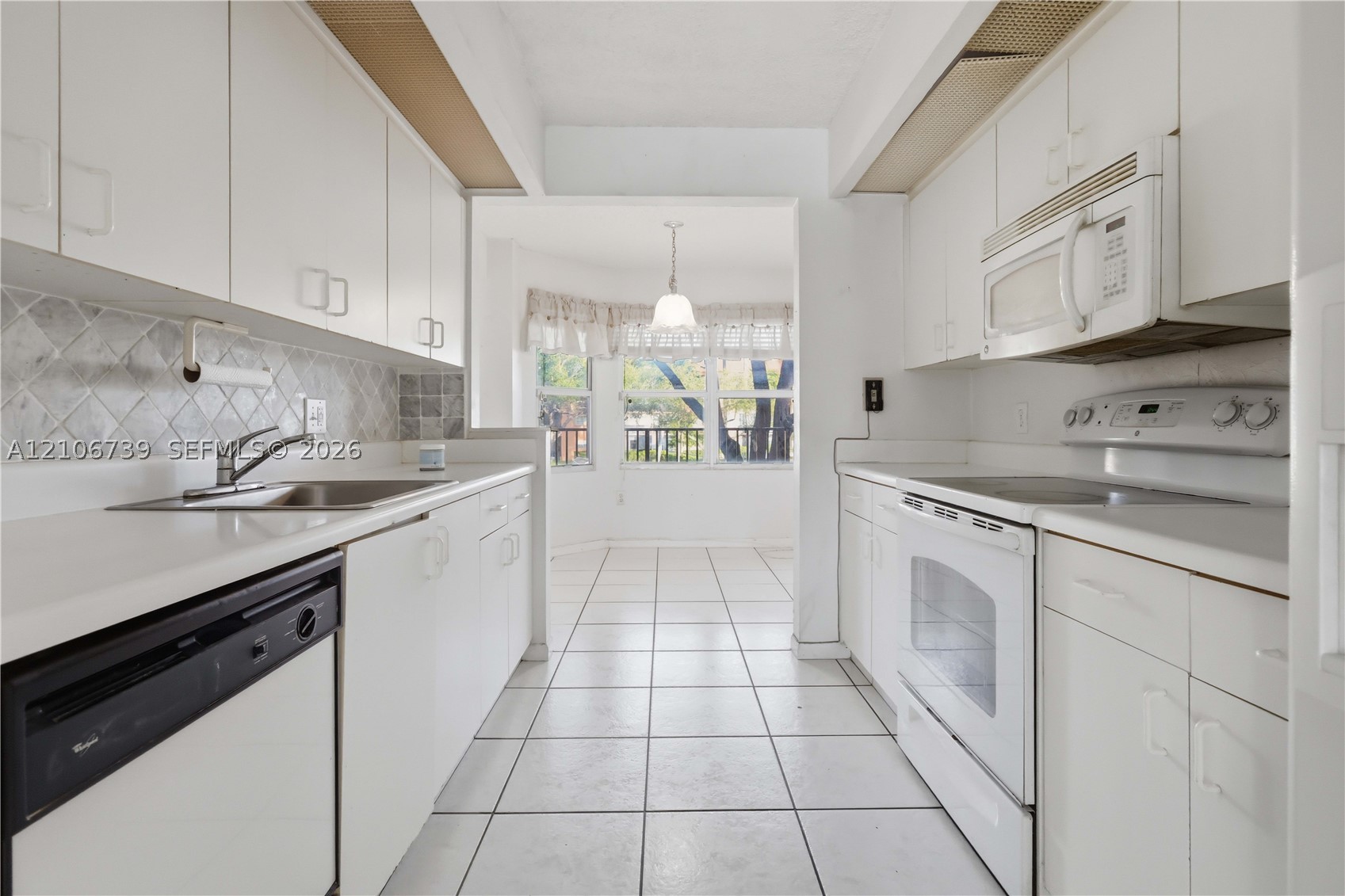 701 SW 141st Ave Unit 203R — photo