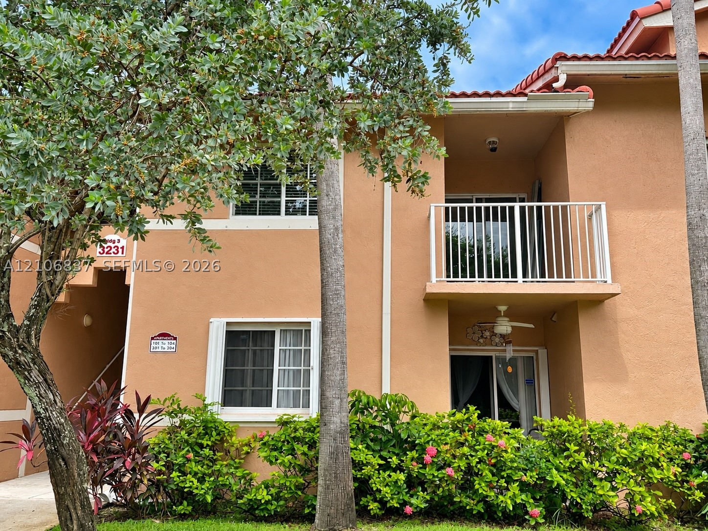 3231 Sabal Palm Mnr Unit 203 — photo