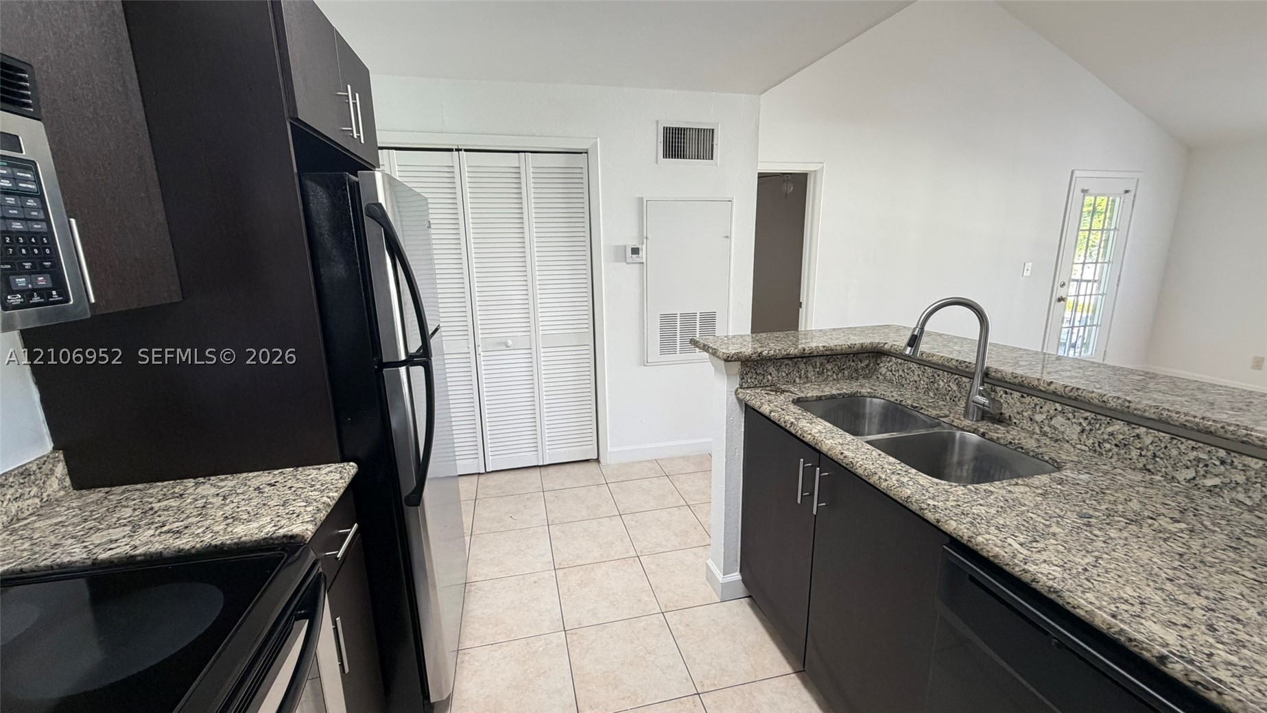 4058 NW 87th Ave Unit 4058 — photo