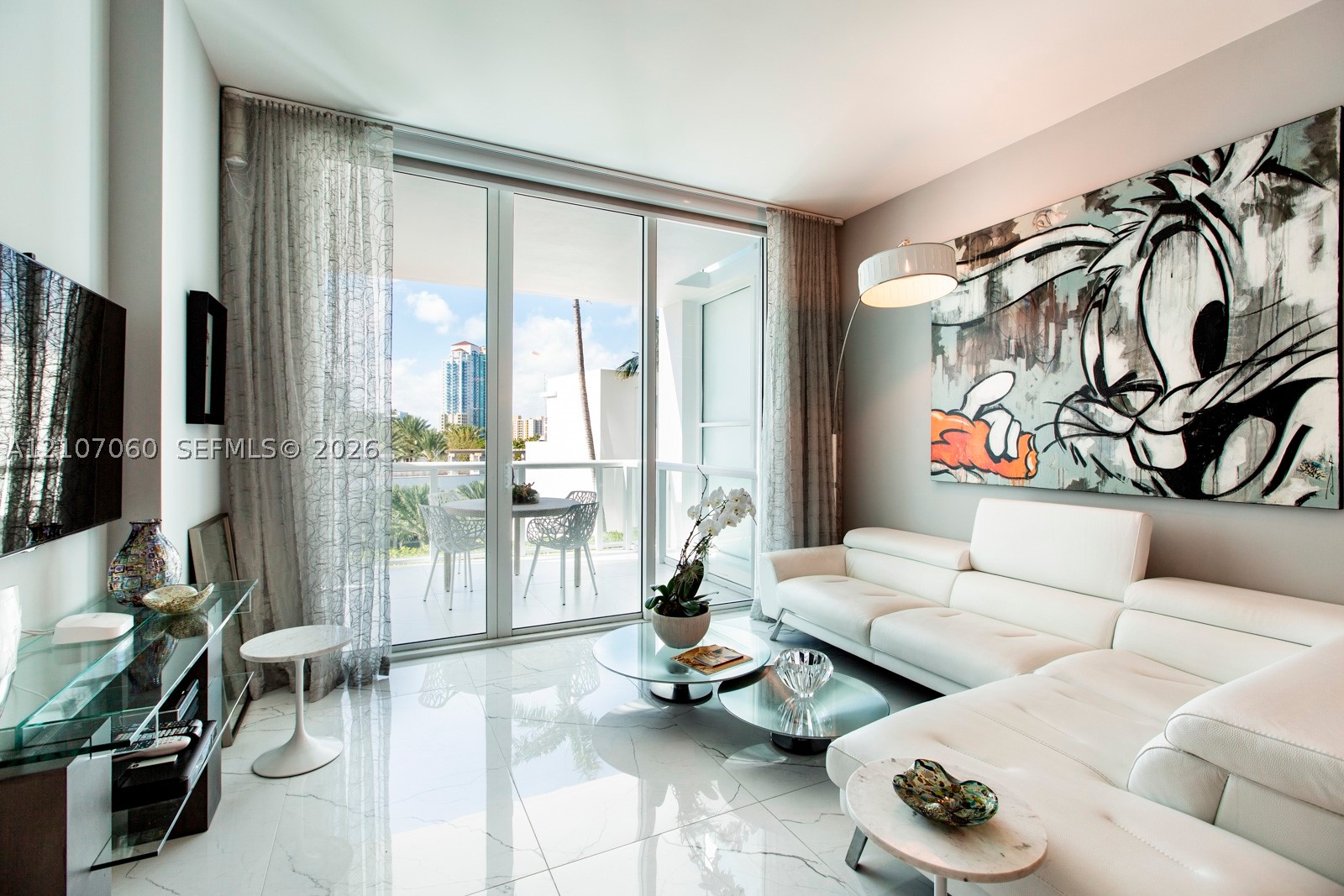 50 S Pointe Dr Unit 610 — photo