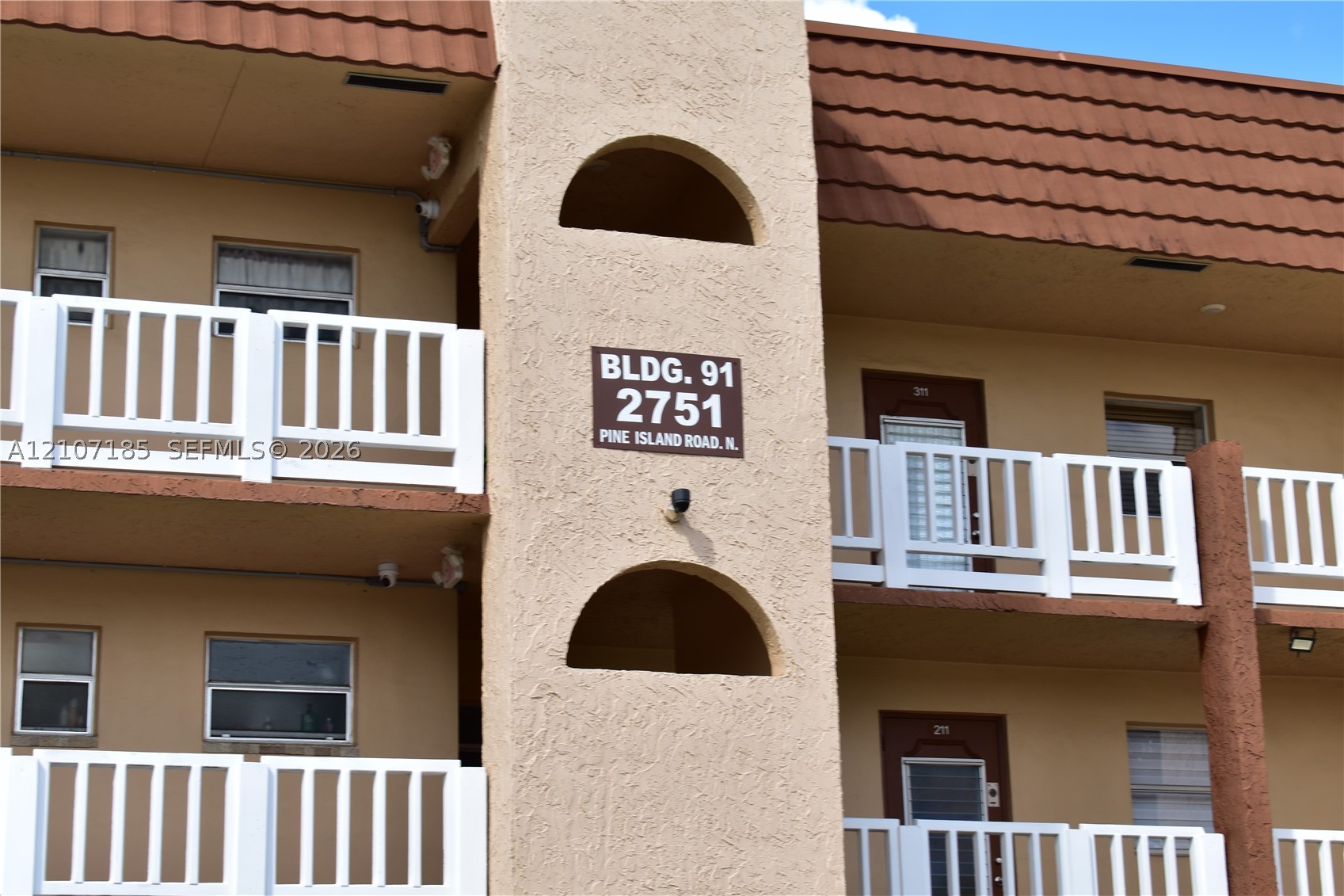 2751 N Pine Island Rd Unit 101 — photo
