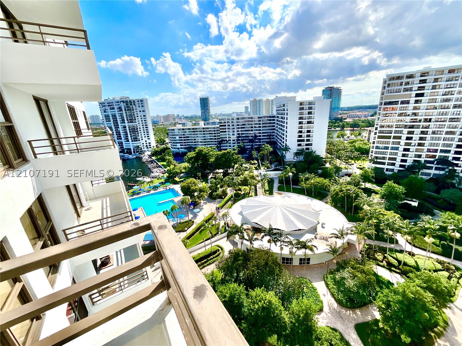 2500 Parkview Dr Unit 1619 — photo