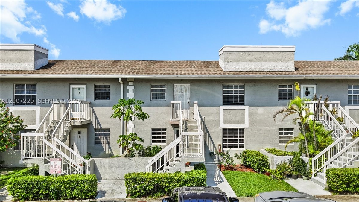 422 NE 210th Cir Ter Unit 205-1 — photo