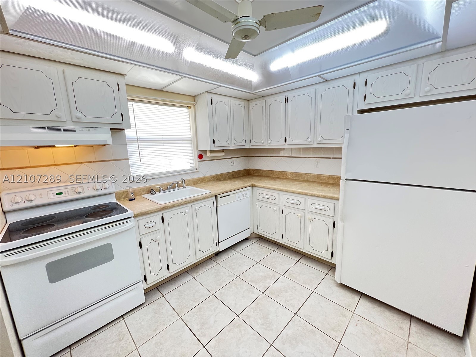 403 SW Natura Ave Unit F — photo