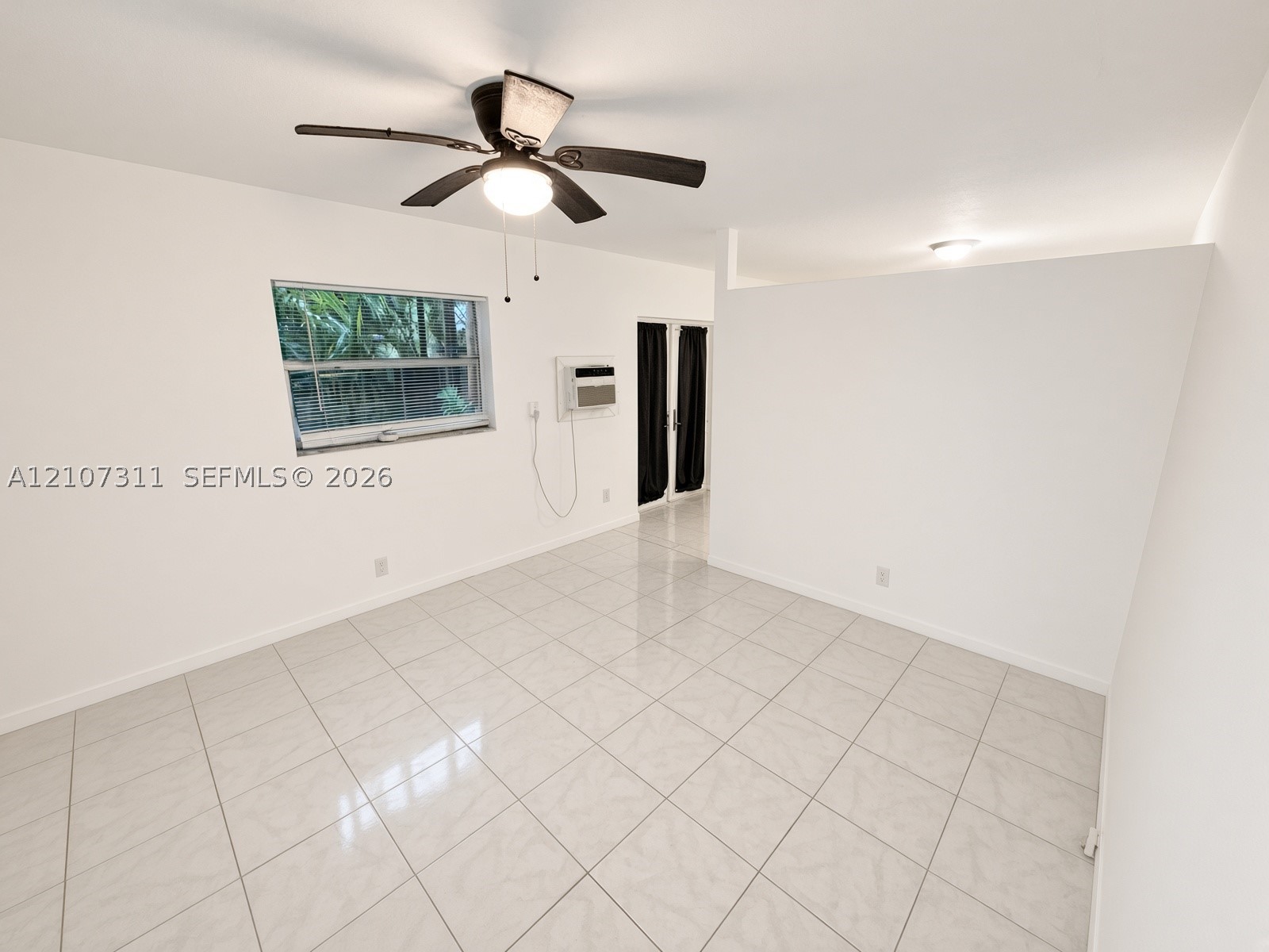 315 NW 32nd St Unit 323 — photo