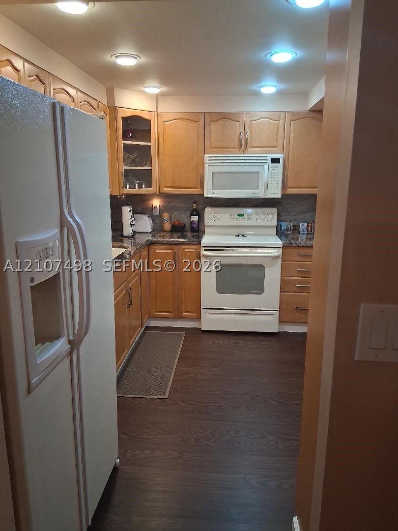 1000 St Charles Pl Unit 615 — photo