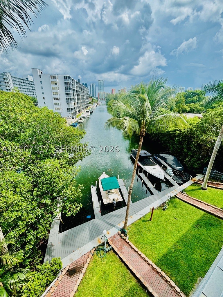 16531 NE 35th Ave Unit 402-11 — photo