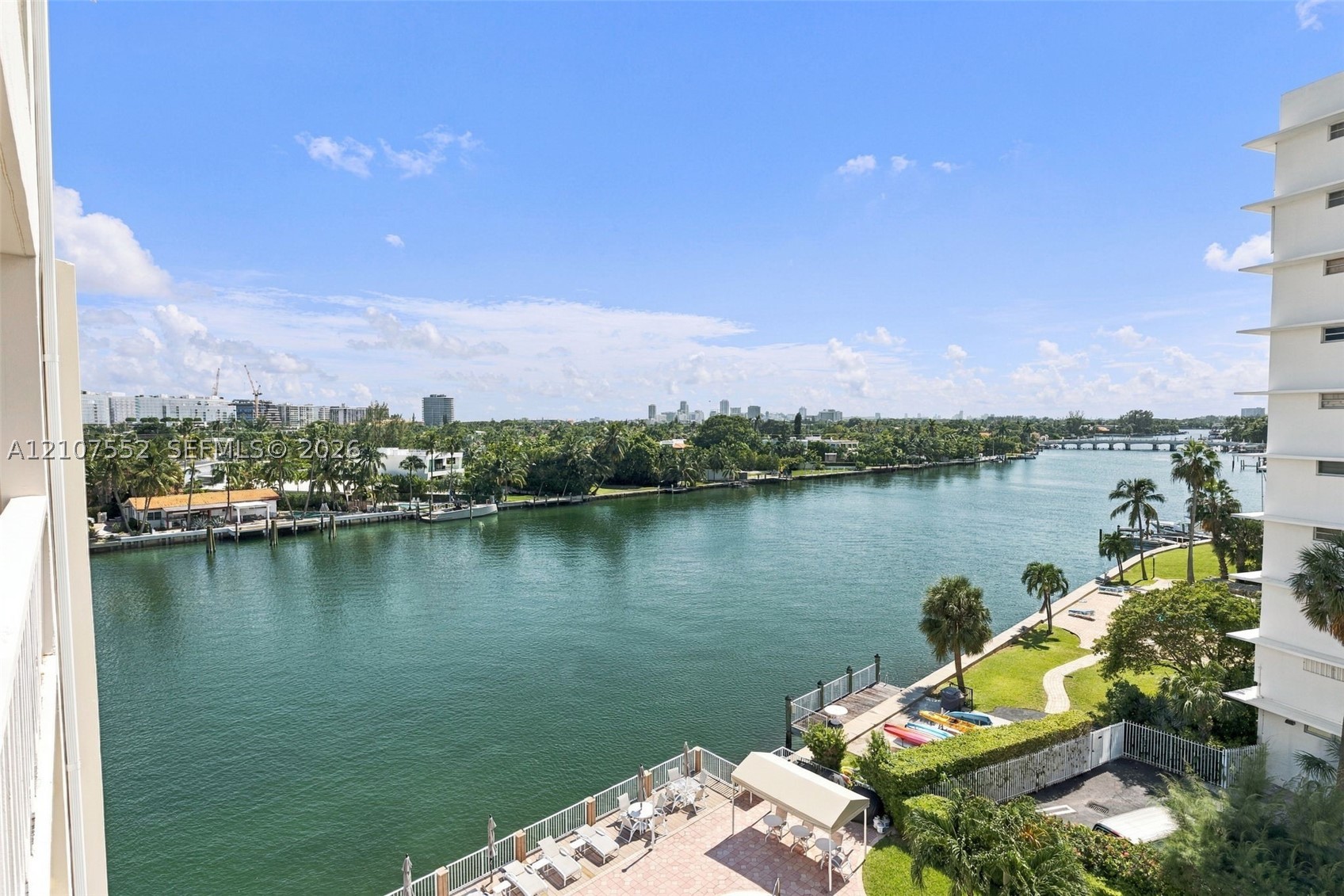 9111 E Bay Harbor Dr Unit 6D — photo
