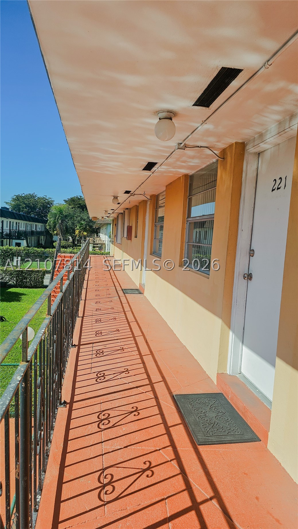 3800 SW 102nd Ave Unit 221 — photo