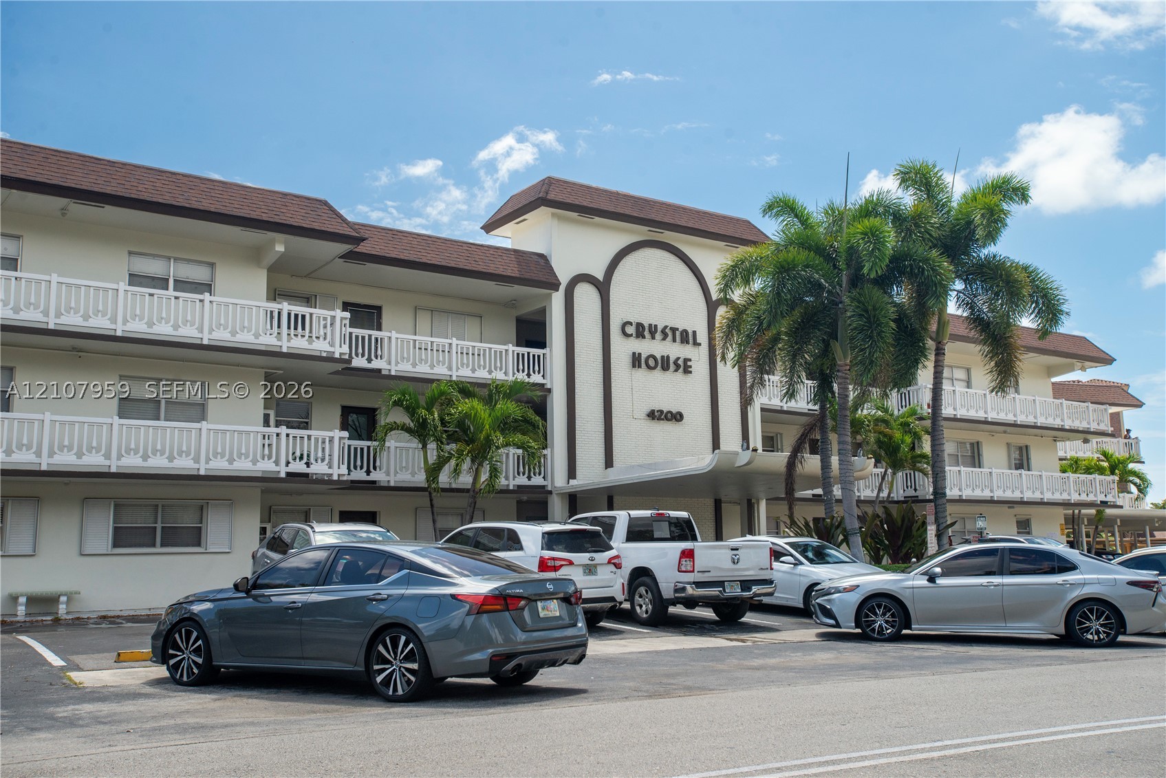 4200 Crystal Lake Dr Unit 204 — photo