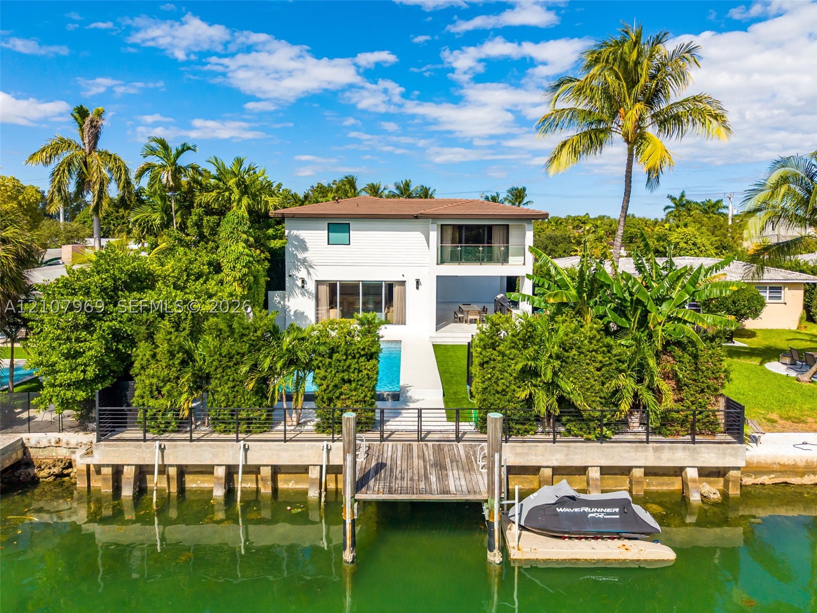 710 S Shore Dr — photo