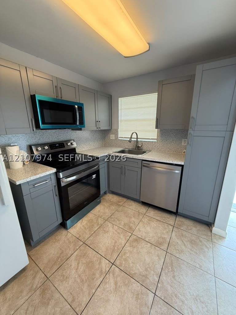 603 S State Road 7 Unit 2F — photo