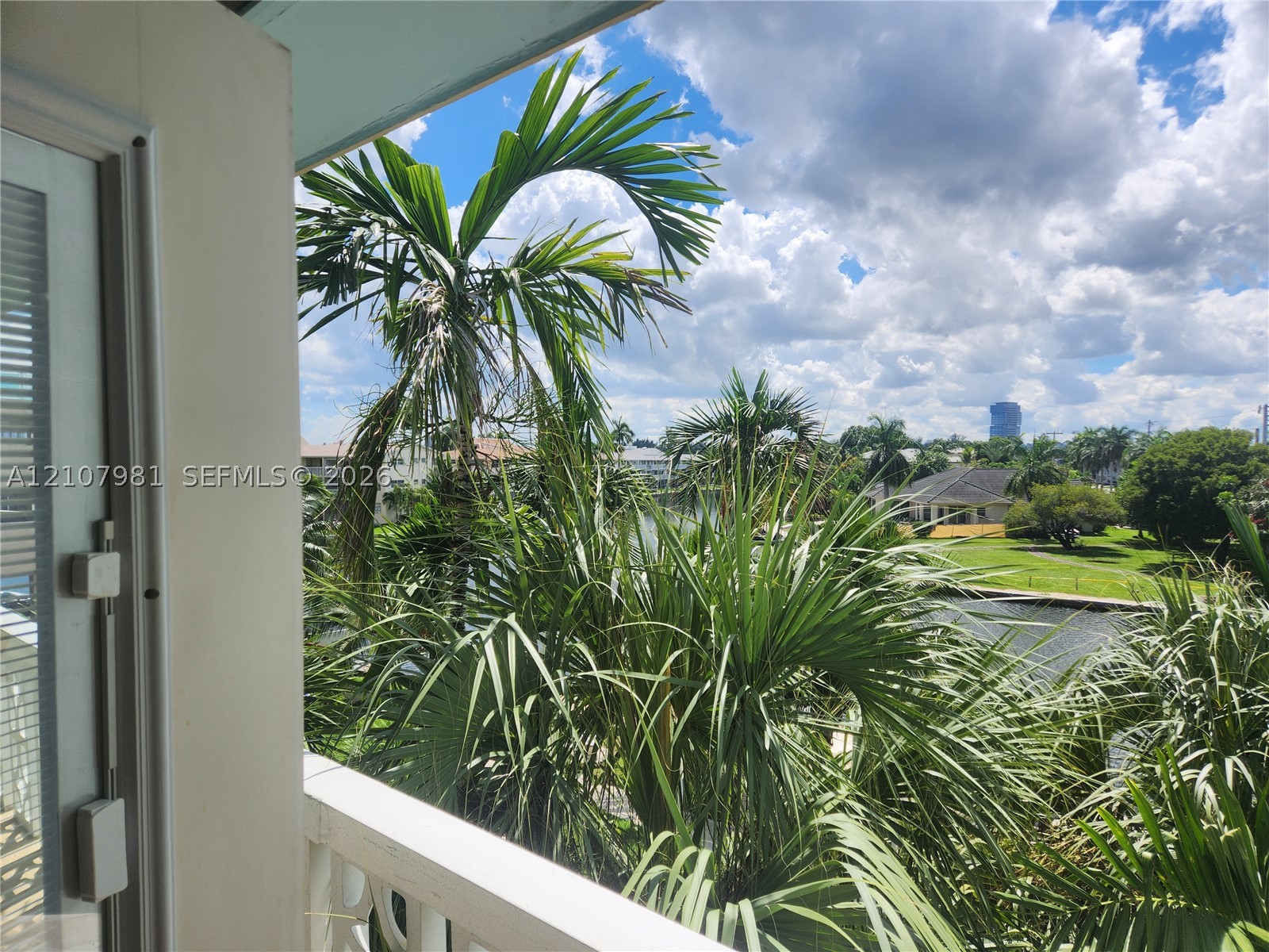 455 Golden Isles Dr Unit 305 — photo