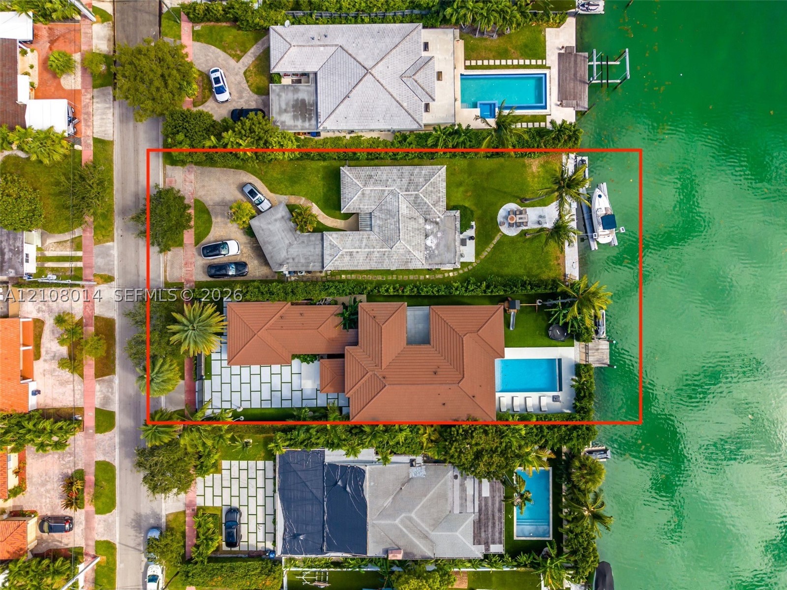 710 + 700 S Shore — photo