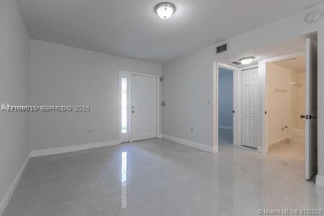 2701 SE 12th Pl Unit 104 — photo