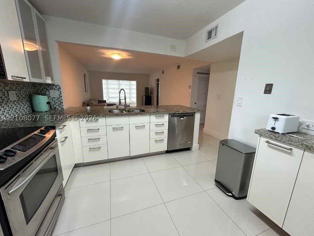 8141 SW 24th Ct Unit 207 — photo
