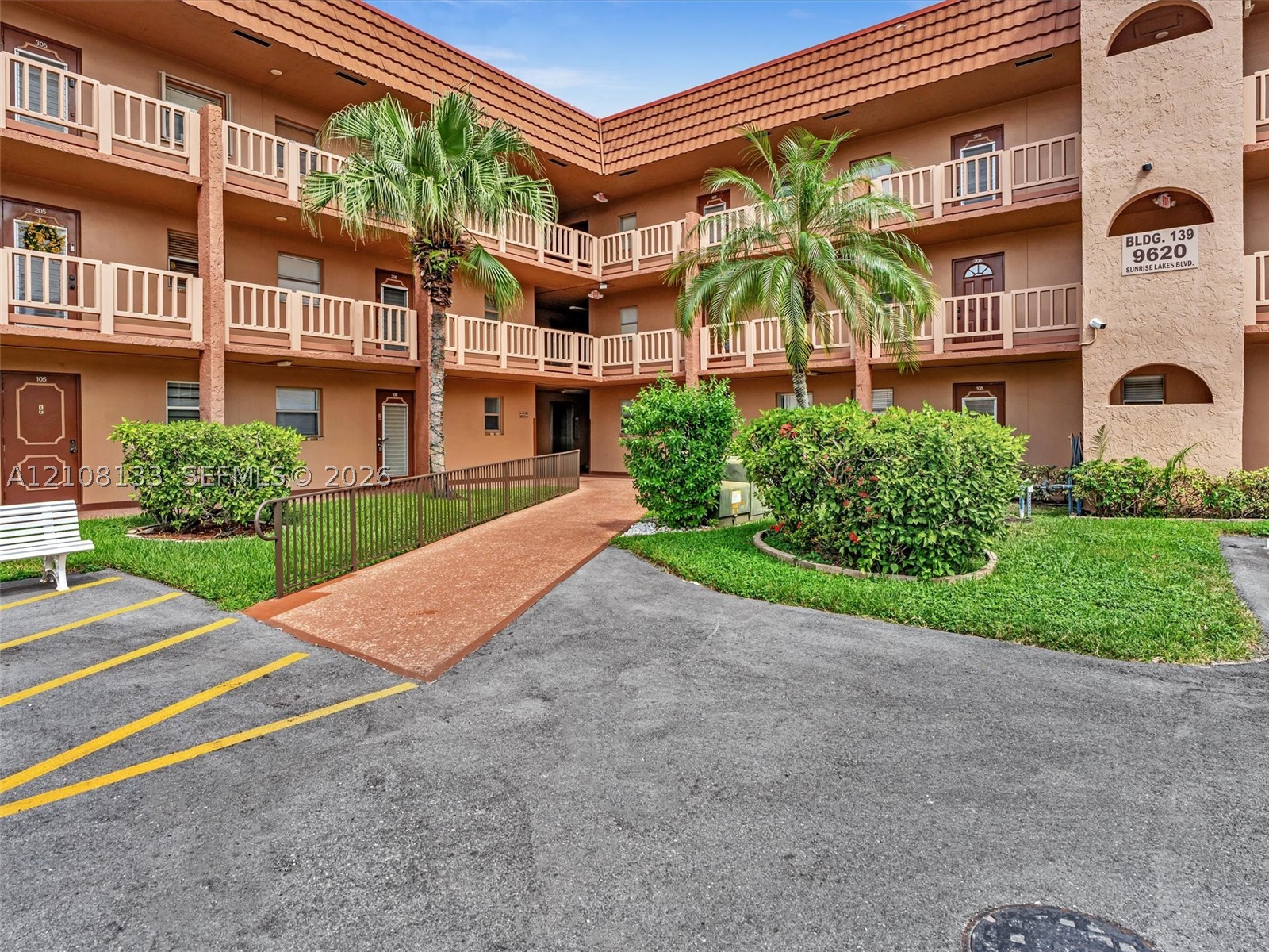 9620 Sunrise Lakes Blvd Unit 302 — photo