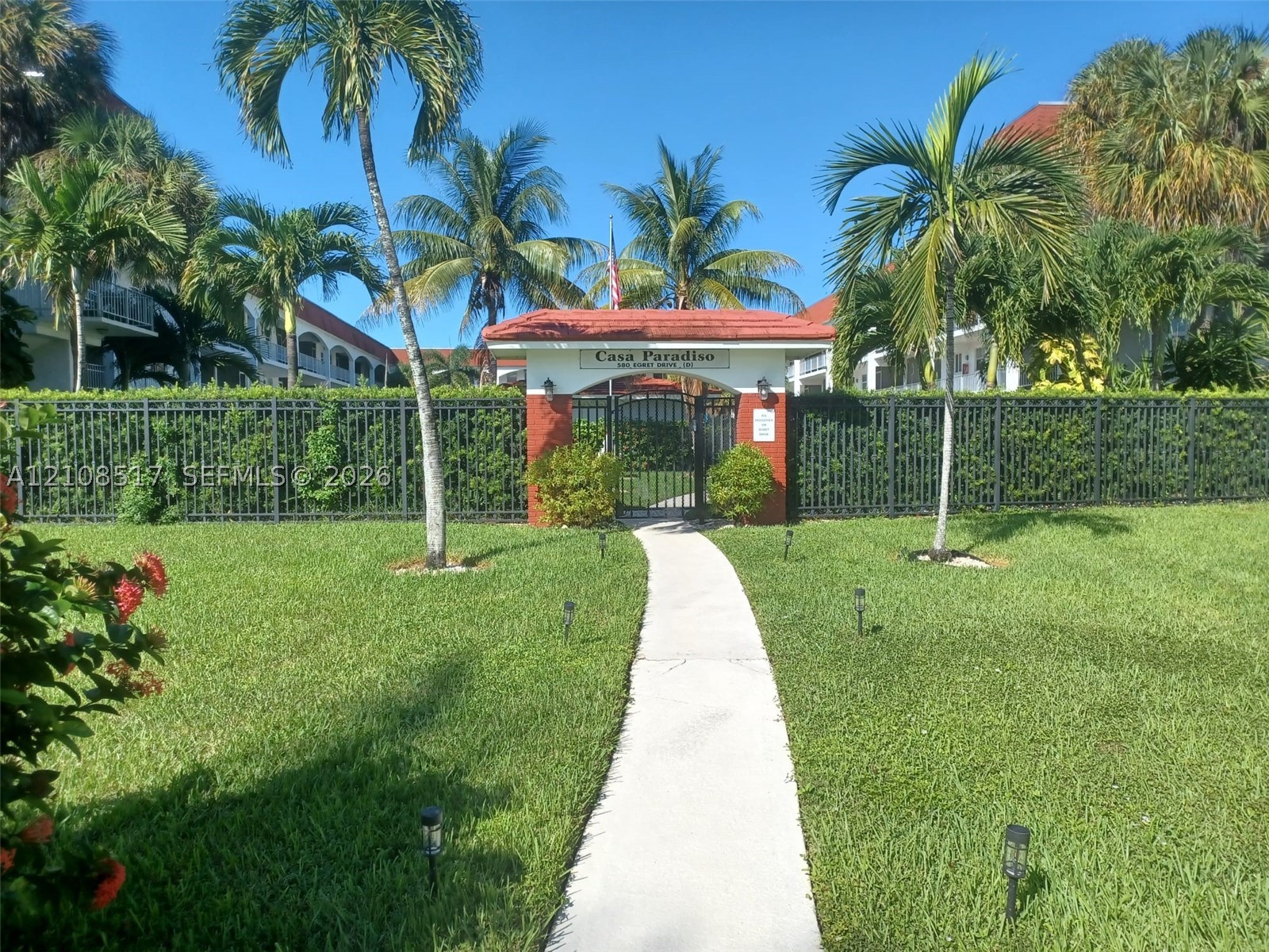 541 Blue Heron Dr Unit 204 — photo
