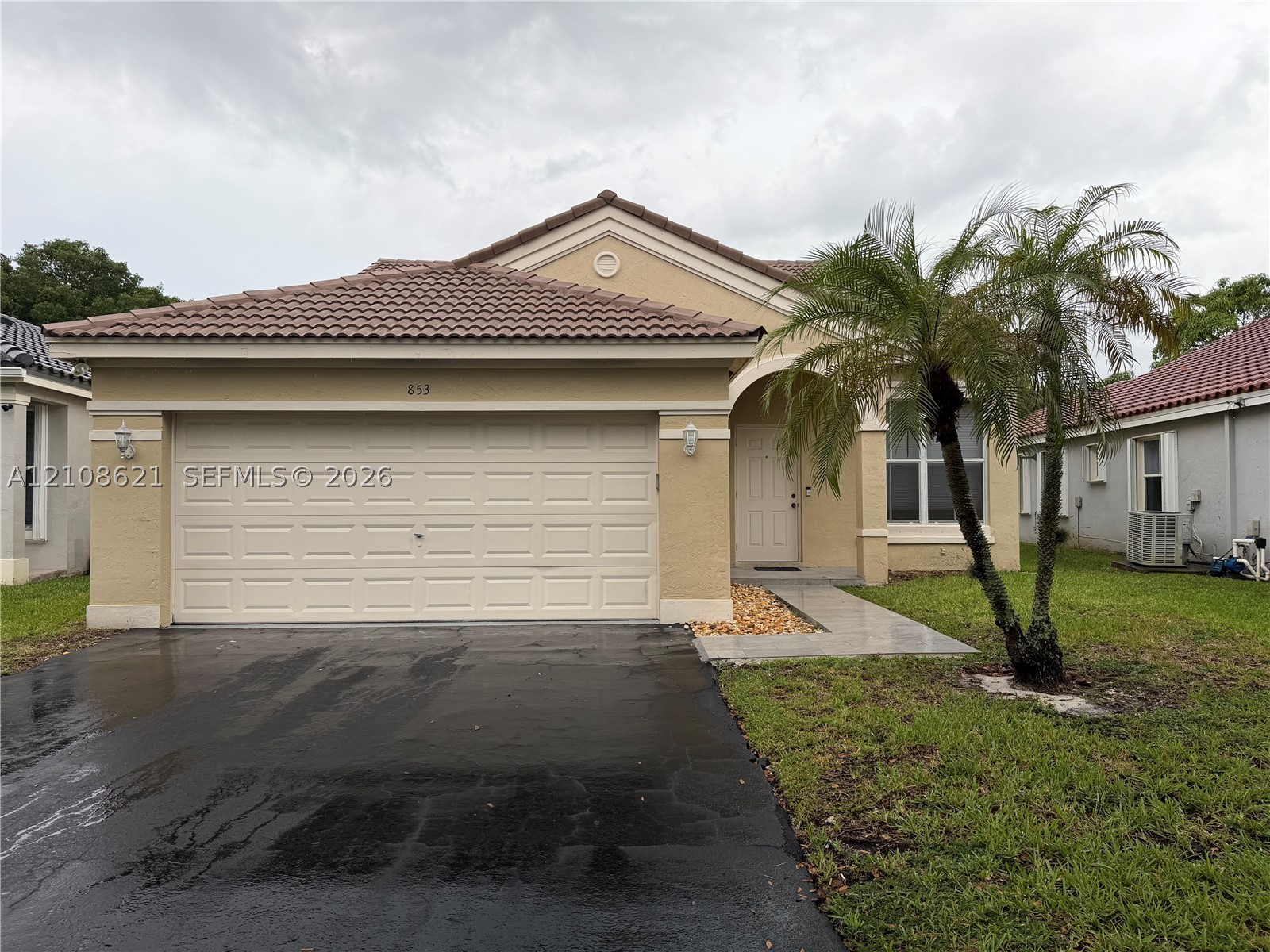 853 Sand Creek Cir — photo
