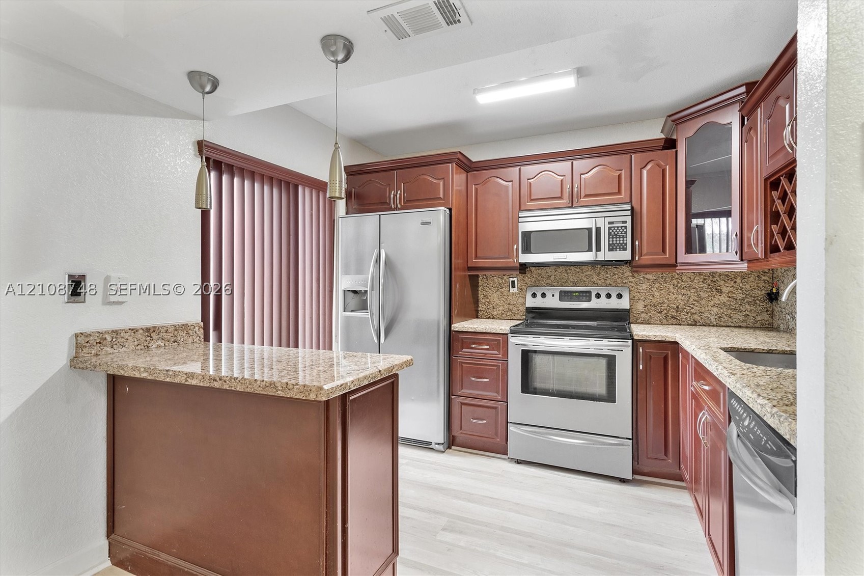 20310 NE 3rd Ct Unit 7 — photo