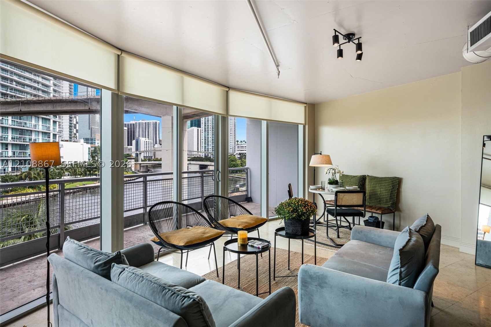 690 SW 1st Ct Unit 501 — photo