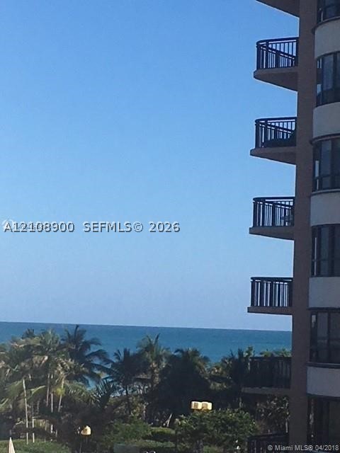 10185 Collins Ave Unit 515 — photo
