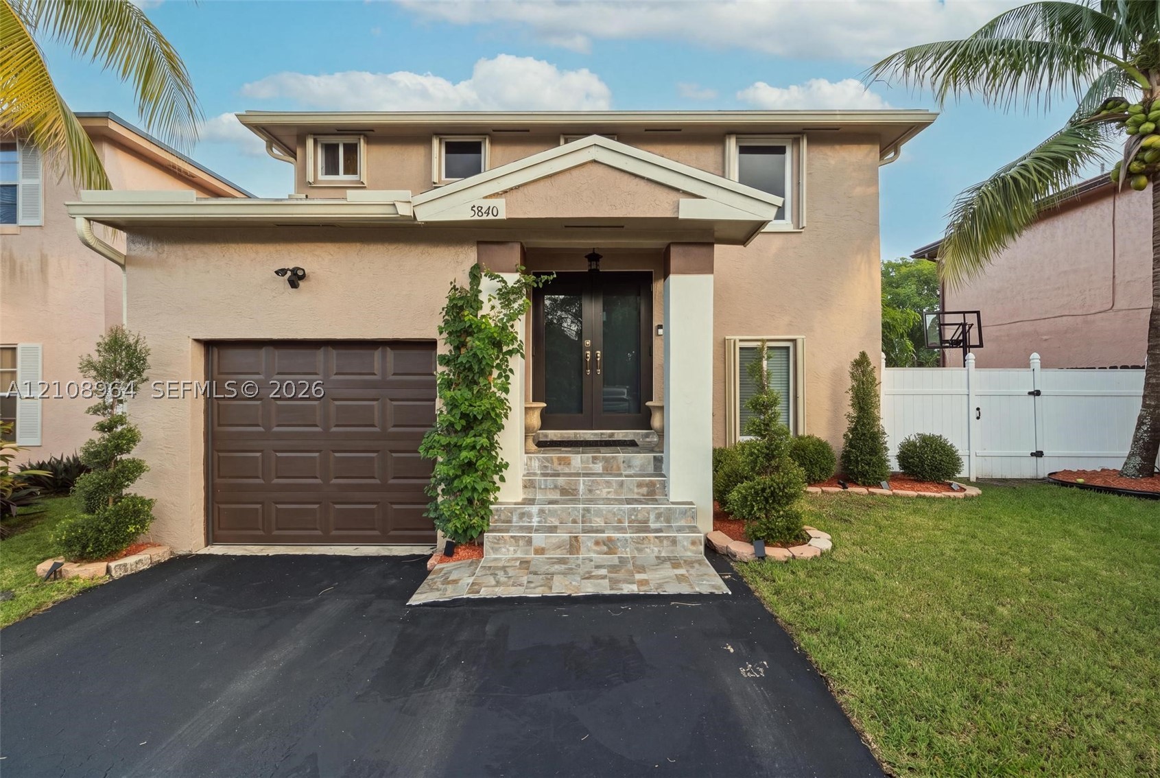 5840 Woodland Point Dr — photo