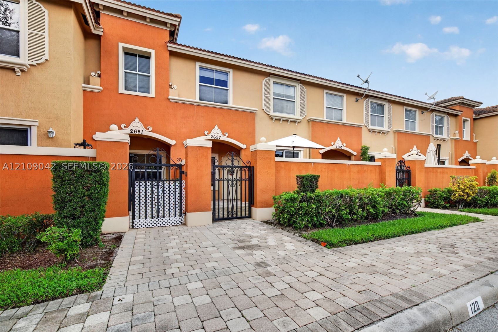 2657 SW 121st Ter Unit 703 — photo