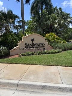 2319 Pasadena Way — photo