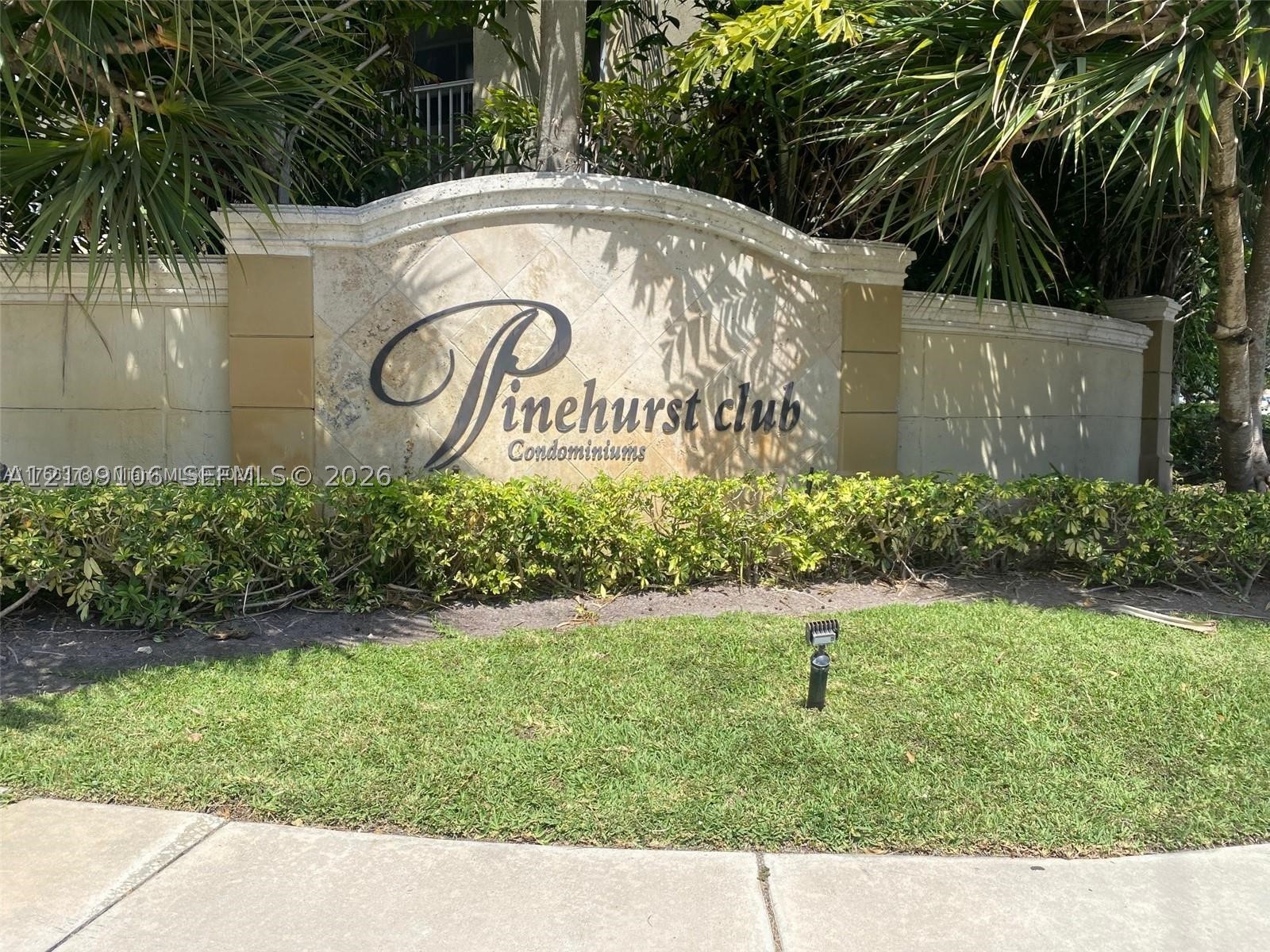 450 S Park Rd Unit 5-206 — photo