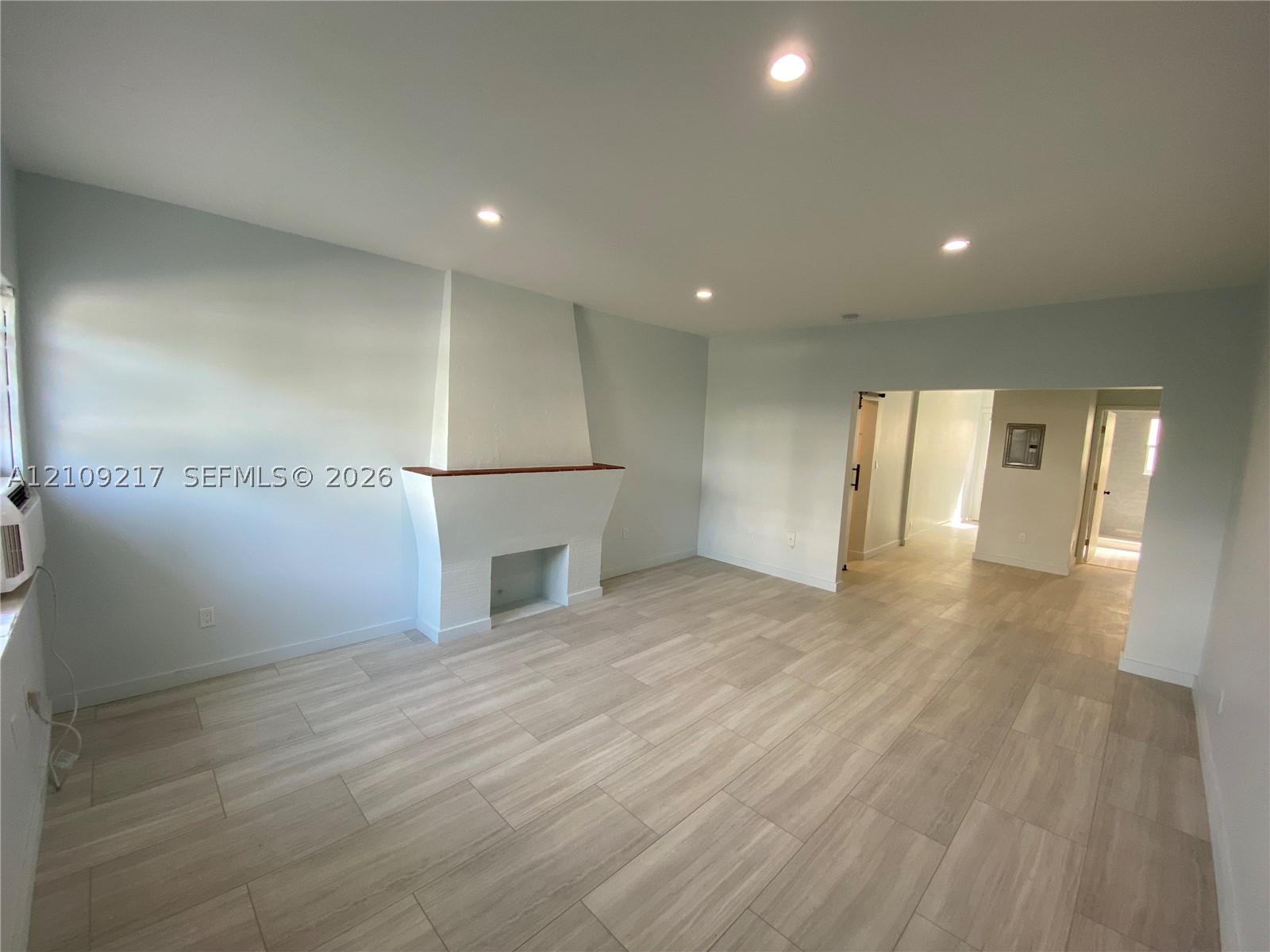 1455 Michigan Ave Unit 4 — photo