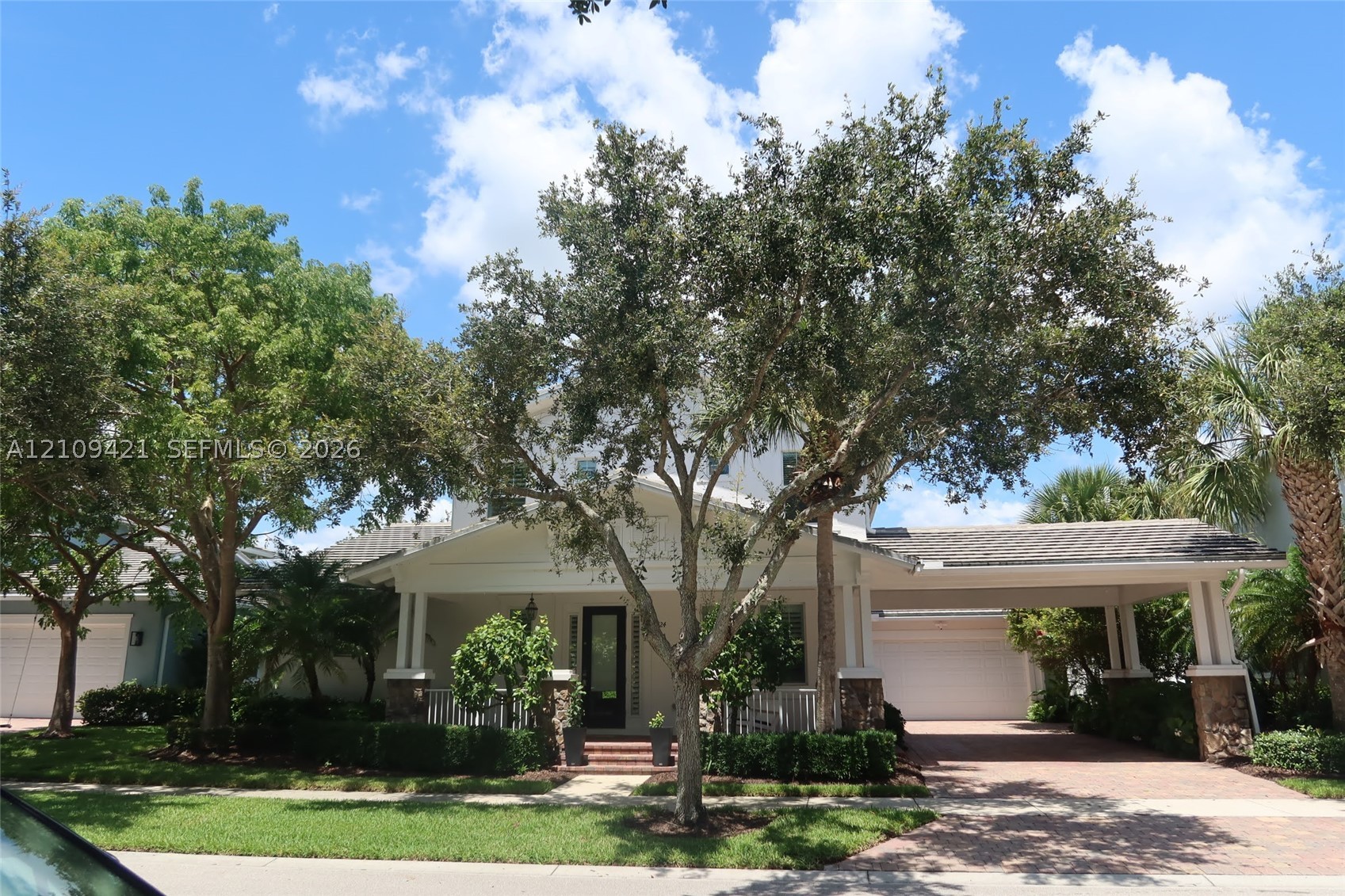 2724 Wymberly Dr — photo
